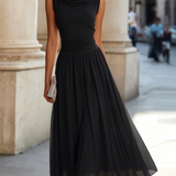 Robe midi plissée sans manches à col bénitier