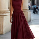Robe midi plissée sans manches à col bénitier