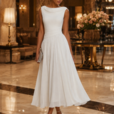 Robe midi plissée sans manches à col bénitier