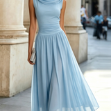 Robe midi plissée sans manches à col bénitier