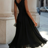 Robe midi plissée sans manches à col bénitier