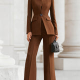 Tailleur femme deux pièces blazer et pantalon évasé