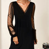 Robe Courte Noire Voilage Manches Transparentes Élégance