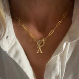 Collier maille trombone avec pendentif initiale