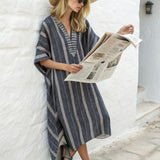 Robe Longue Rayée à Col V