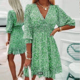 Robe Courte Fleurie à Col V