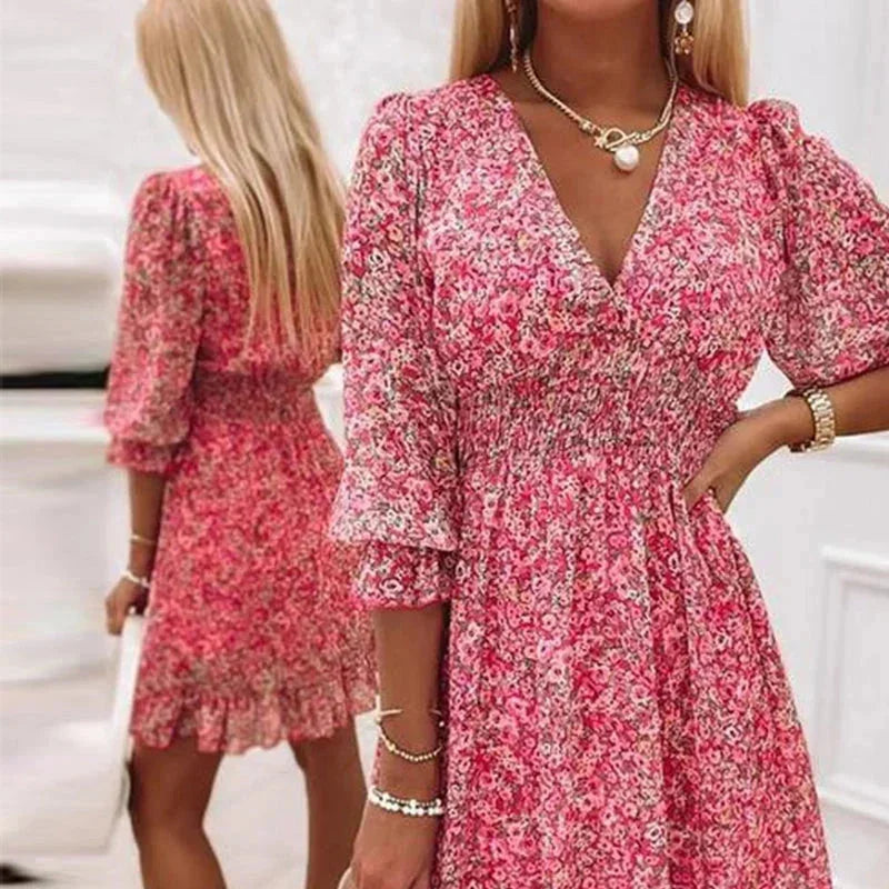 Robe Courte Fleurie à Col V