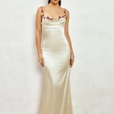 Robe Longue Satinée à Bretelles Fleuries