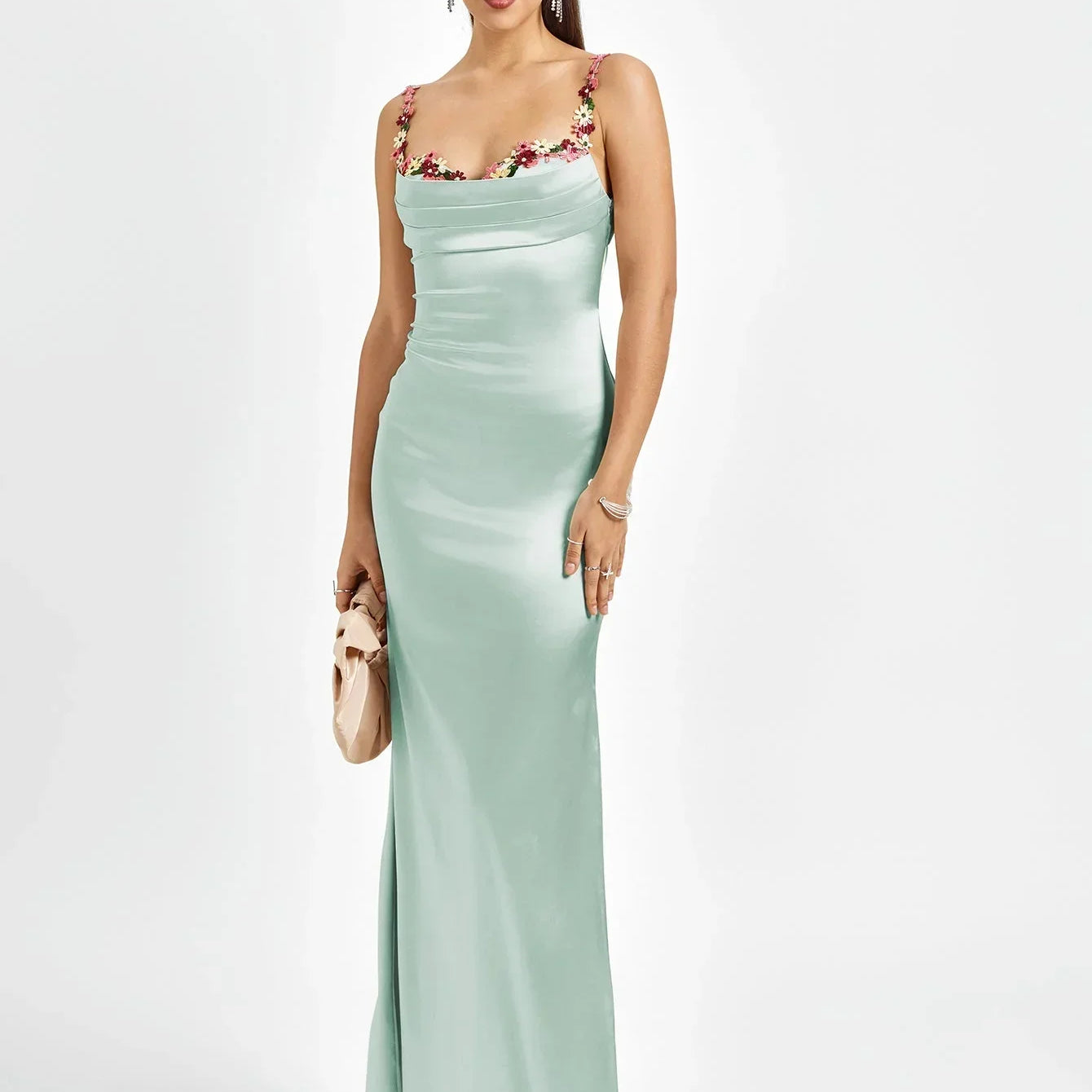 Robe Longue Satinée à Bretelles Fleuries