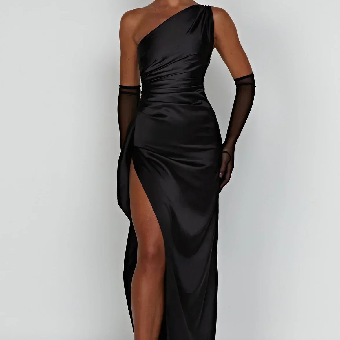 Robe Longue Asymétrique Satinée à Fente
