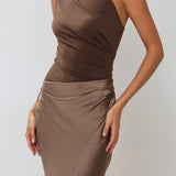 Robe Longue Satinée Asymétrique Élégante