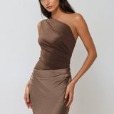 Robe Longue Satinée Asymétrique Élégante