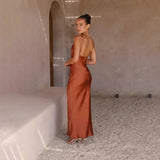 Robe Longue Satinée à Col Bénitier