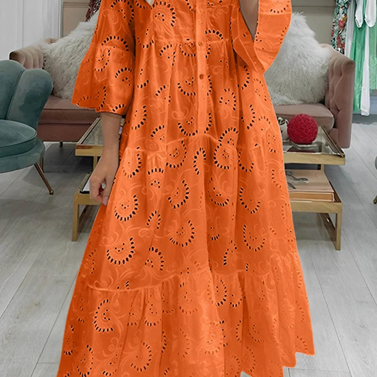 Robe Longue Brodée à Col V