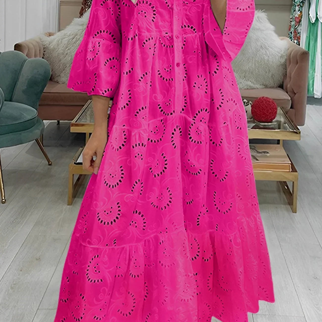 Robe Longue Brodée à Col V