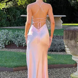 Robe Longue Satinée à Fente Élégante