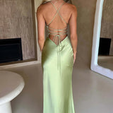 Robe Longue Satinée à Fente Élégante