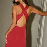 Robe Longue Satinée Dos Croisé Élégante