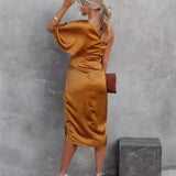 Robe Midi Asymétrique Satinée Élégante