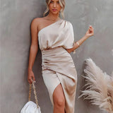 Robe Midi Asymétrique Satinée Élégante
