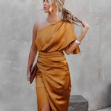Robe Midi Asymétrique Satinée Élégante