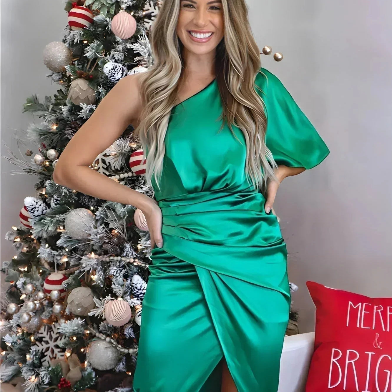 Robe Midi Asymétrique Satinée Élégante
