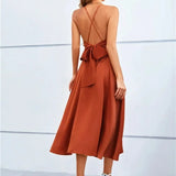 Robe Midi Satinée Dos Nu Élégante