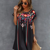 Robe Courte Brodée à Col Rond