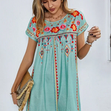Robe Courte Brodée à Col Rond