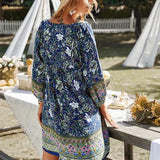 Robe Courte Imprimée à Col V