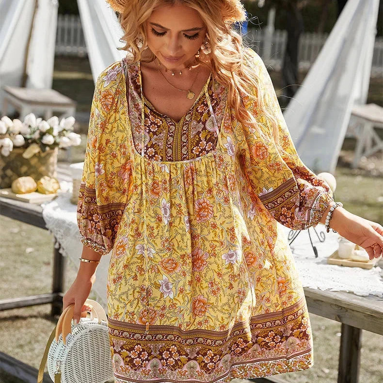 Robe Courte Imprimée à Col V