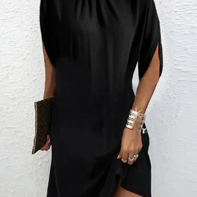 Robe Courte Unie à Col Rond