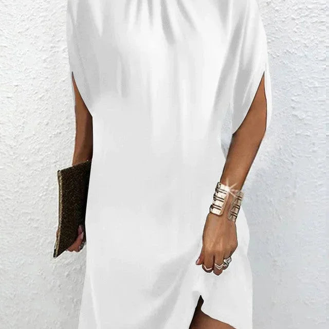 Robe Courte Unie à Col Rond