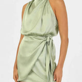 Robe Courte Satinée à Col Drapé