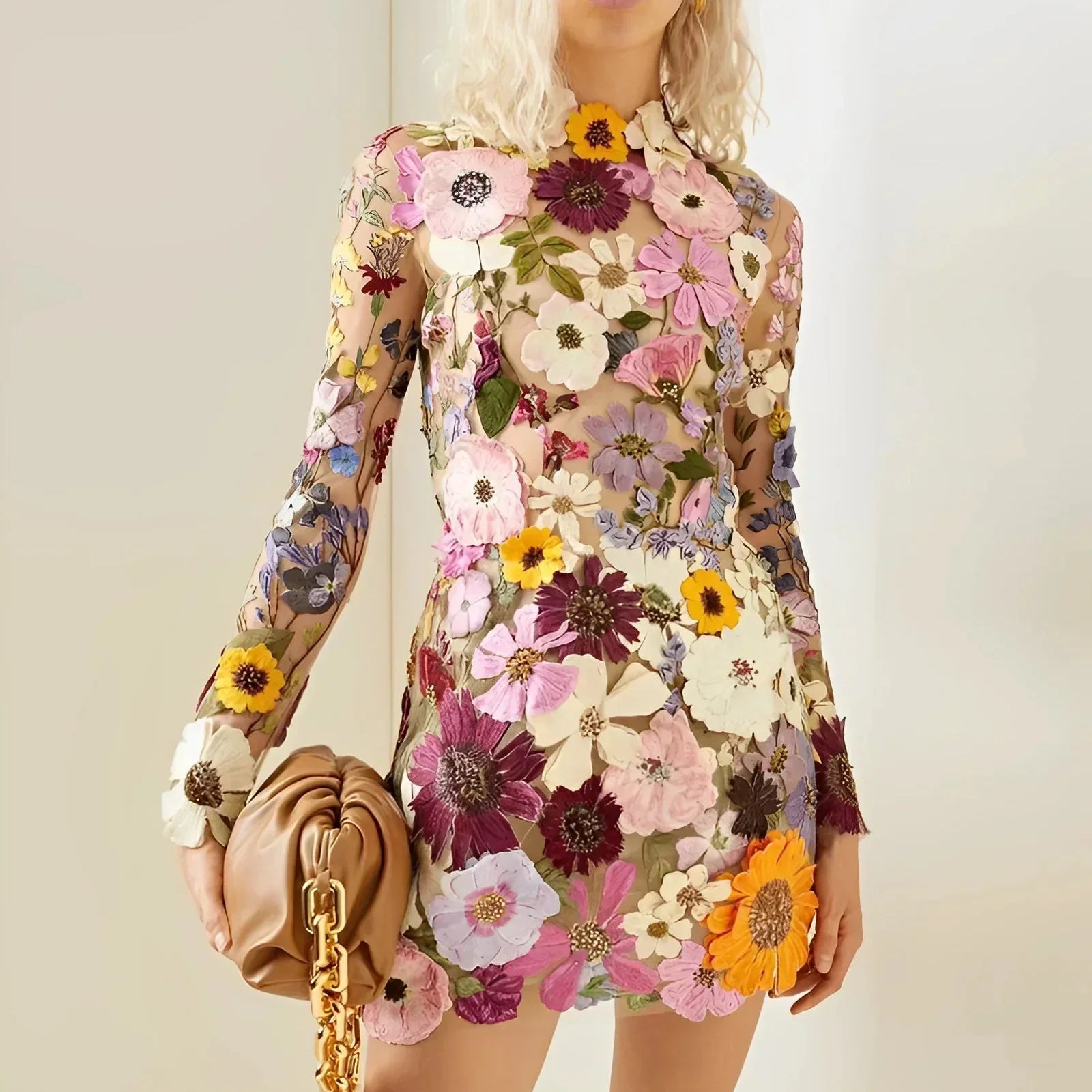 Robe Courte Fleurie à Col Montant