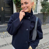Veste femme en laine boutonnée à col montant