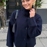 Veste femme en laine boutonnée à col montant