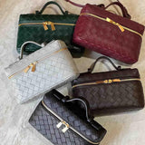 Sac à main tressé compact en cuir vegan