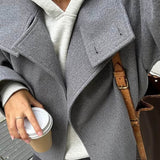 Veste femme en laine boutonnée à col montant