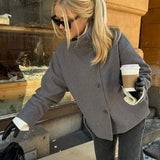 Veste femme en laine boutonnée à col montant