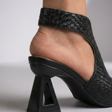 Sandales slingback tressées à talon géométrique pour femme